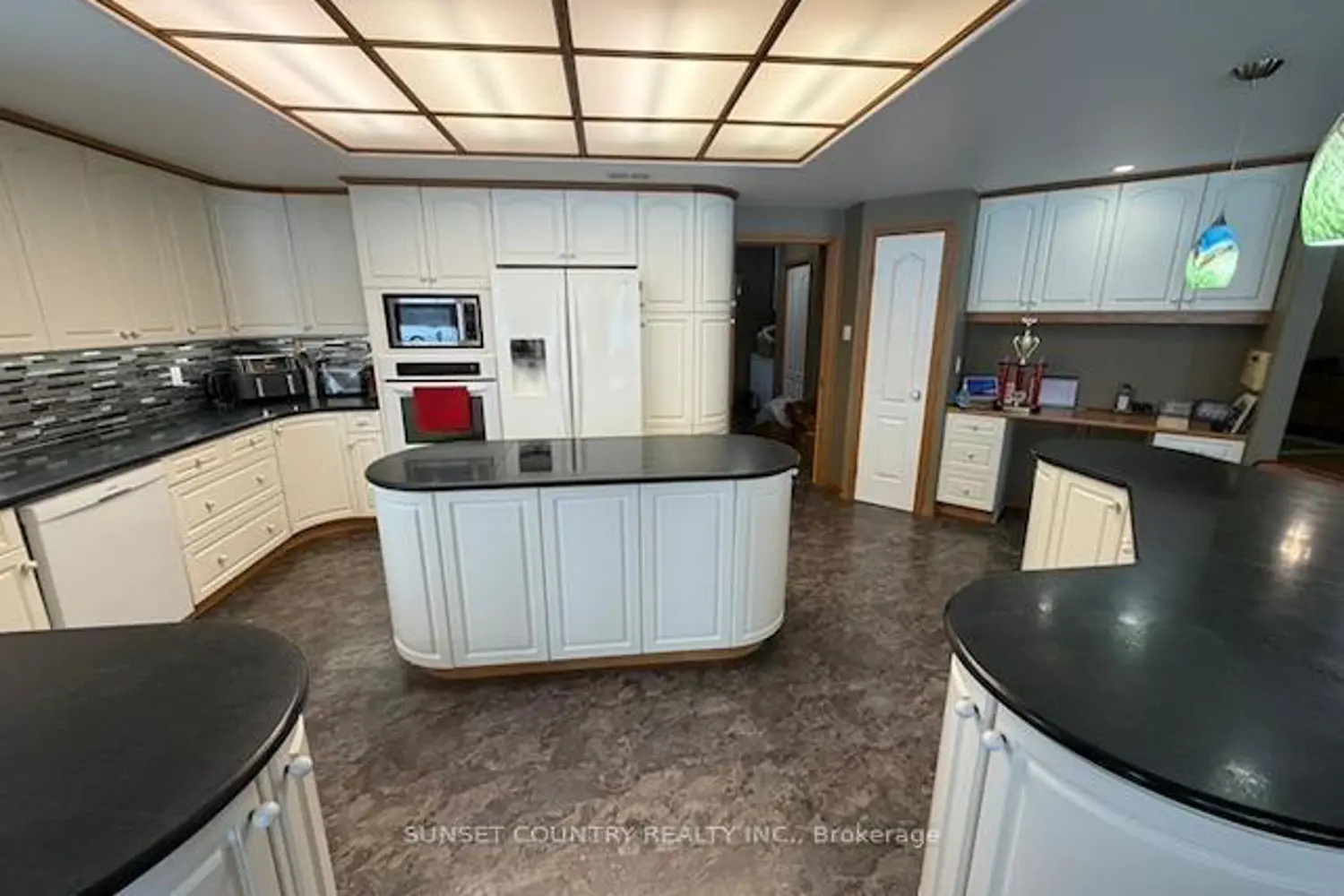 92 Edgewater Drive photo 5