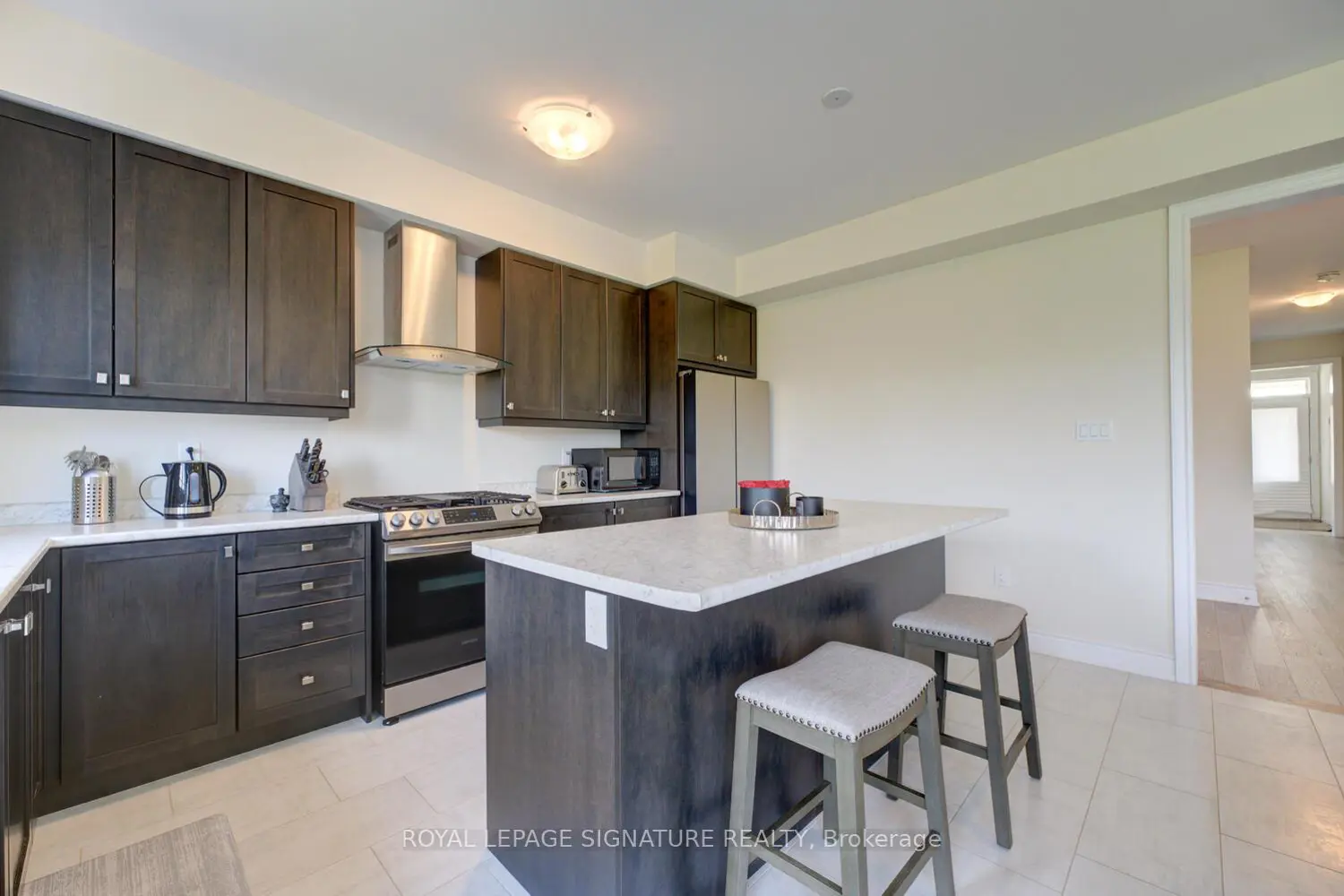 372 Blackburn Drive photo 3