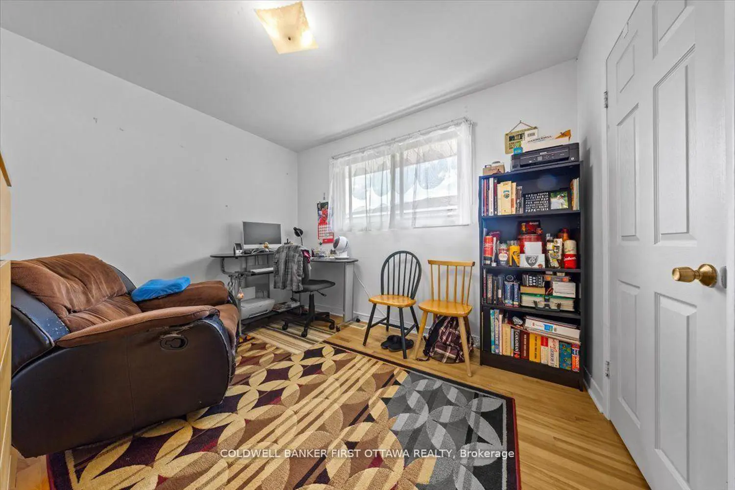 902 Watson Street photo 3