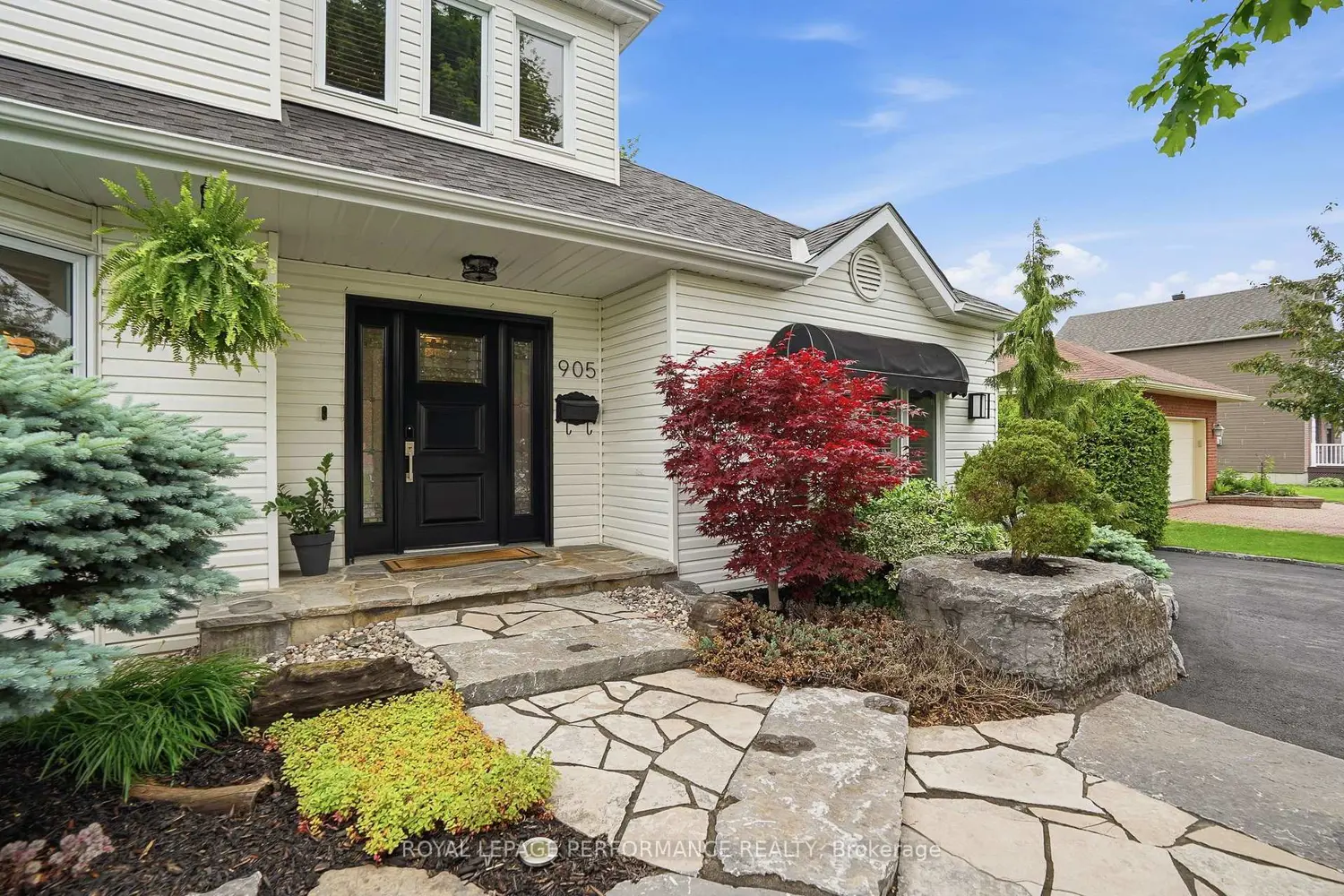 905 Royal Avenue photo 2