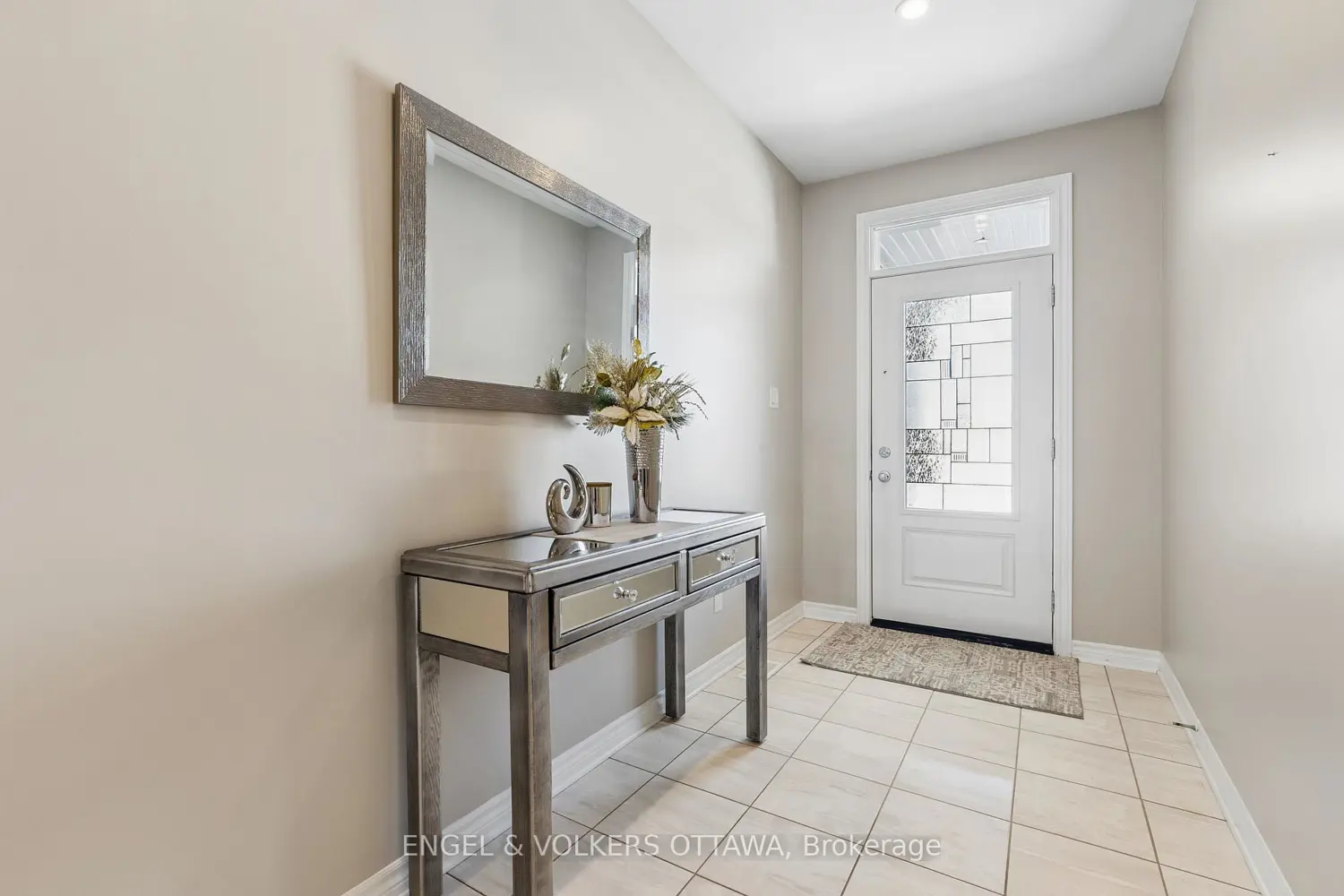 865 Tewin Circle photo 3