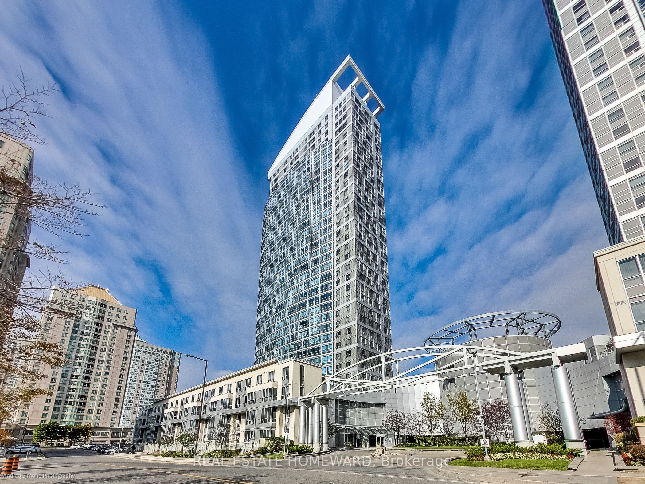 2615-36 Lee Centre Drive, Toronto, ON, M1H 3K2
