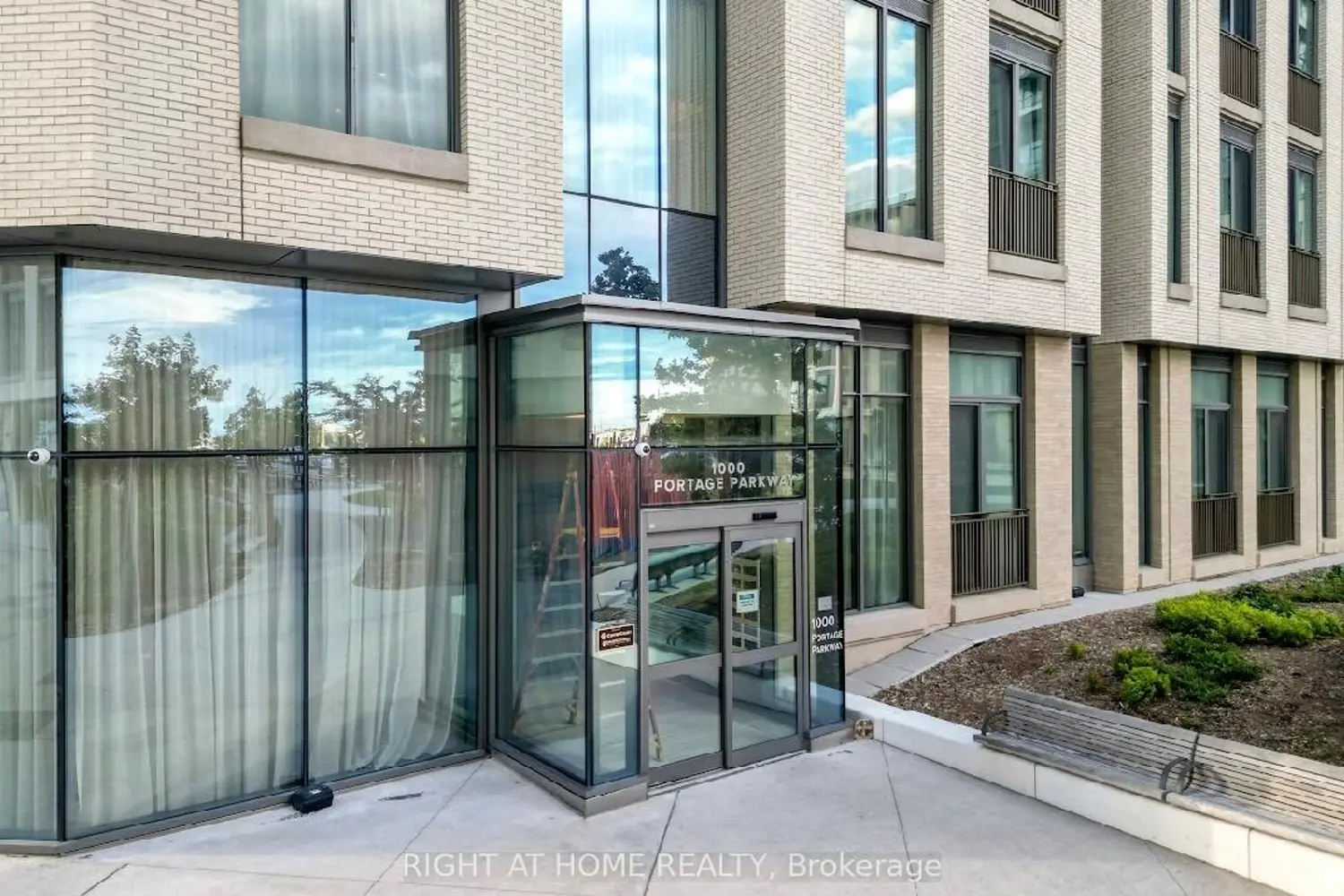 1000 Portage Parkway 1201