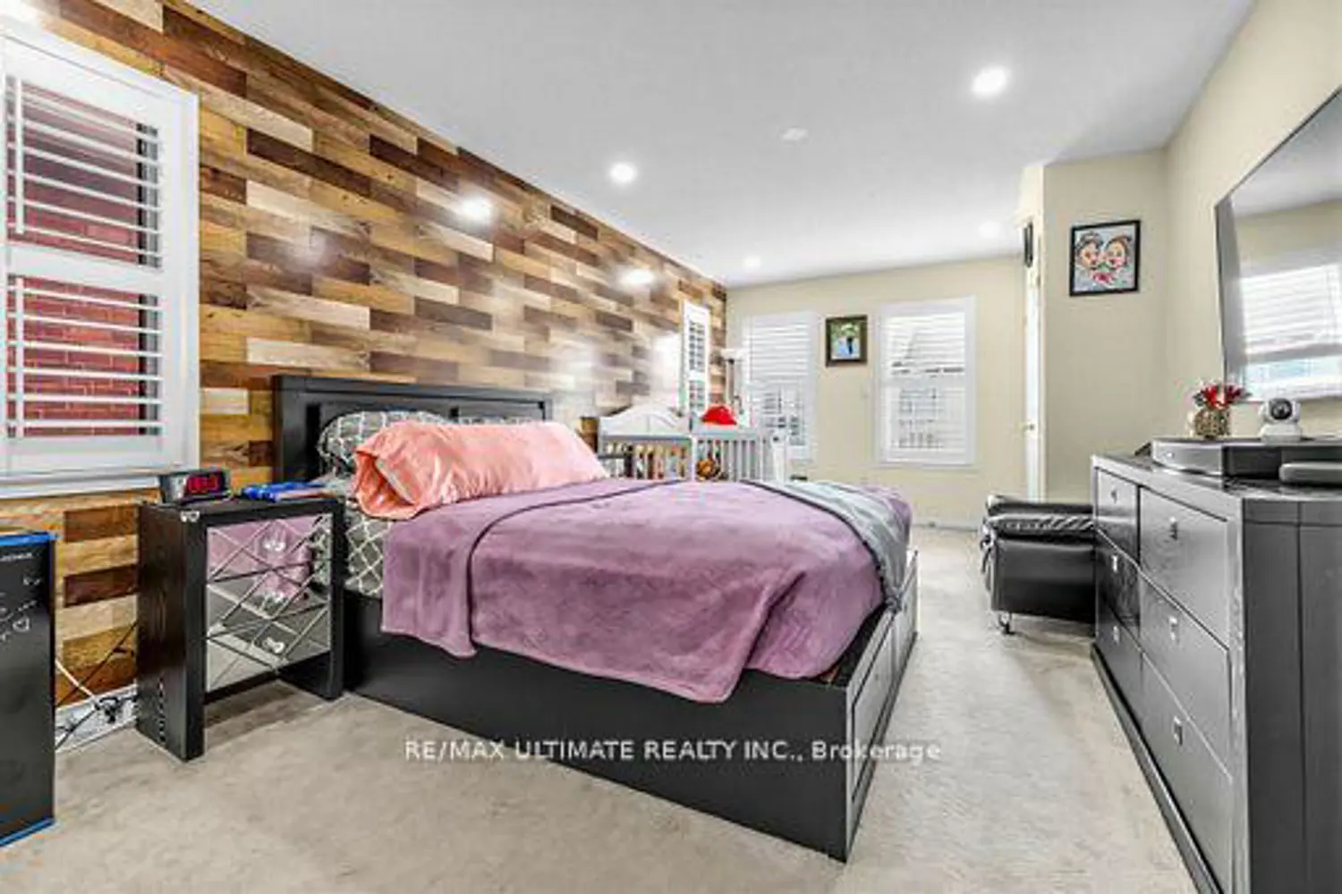 255 Torbarrie Road photo 3