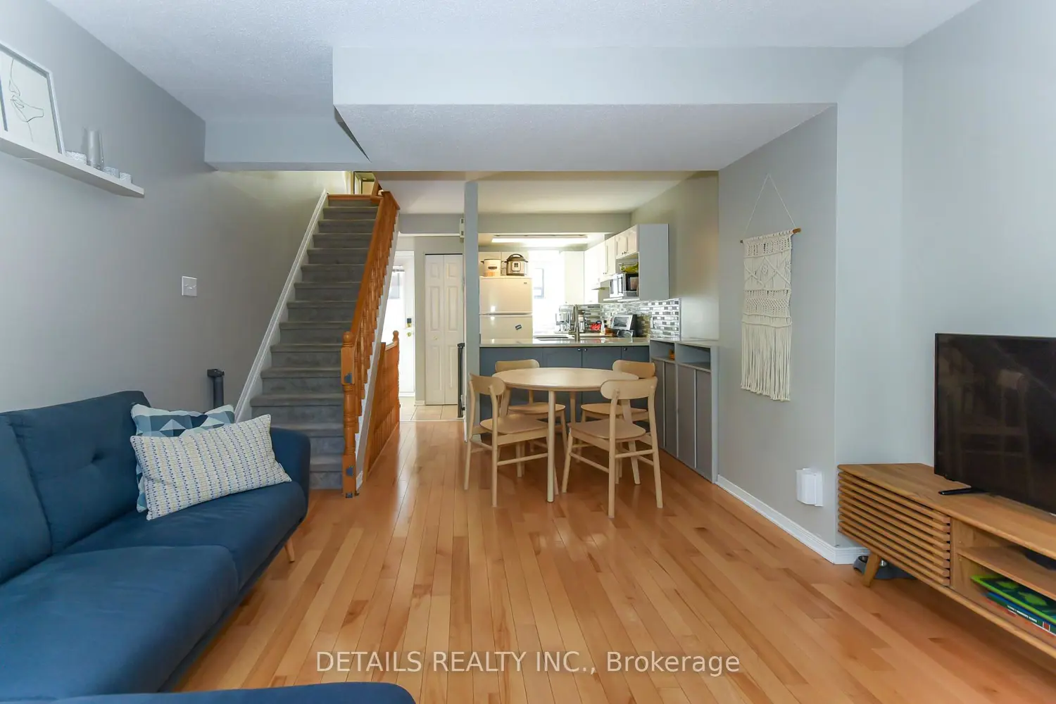 158 Forward Avenue photo 5