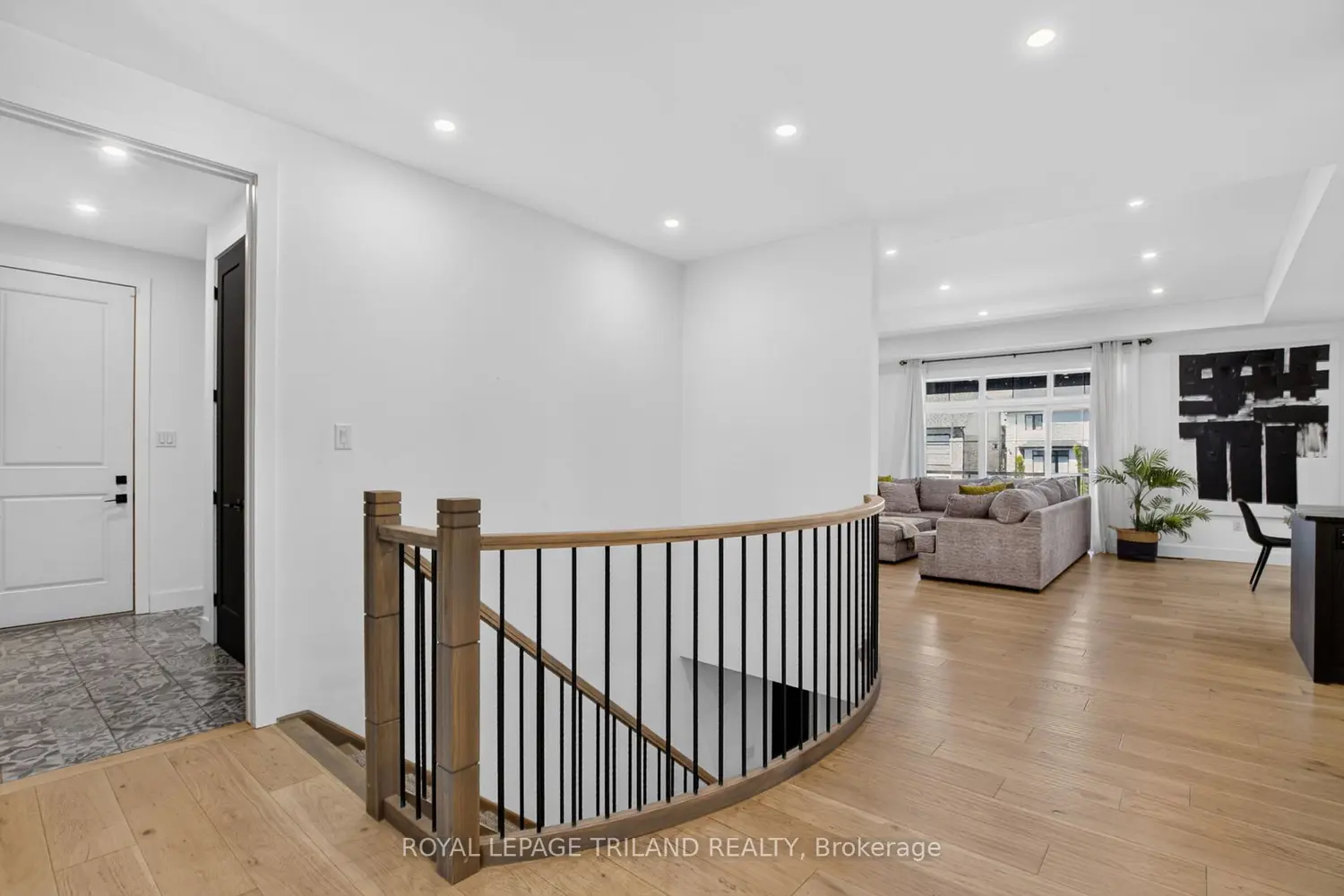 1757 Upper West Avenue photo 5