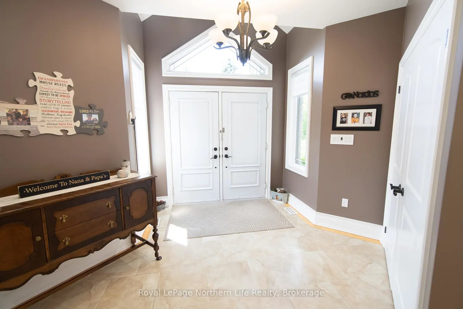 748 Coursol Road photo 2