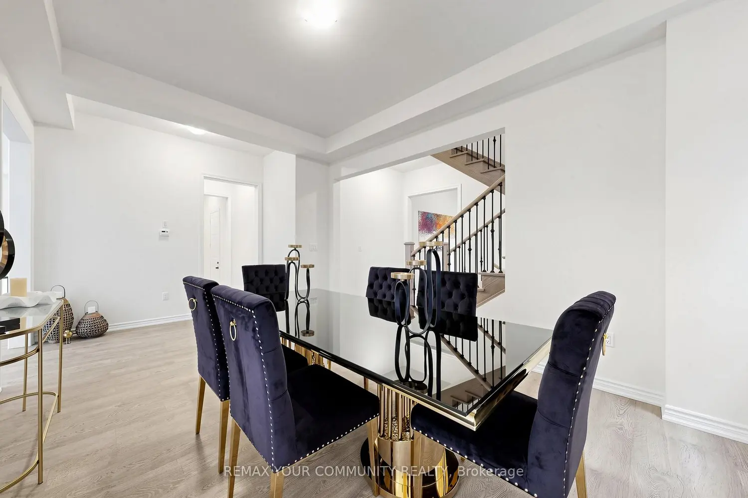 105 Halldorson Avenue photo 4