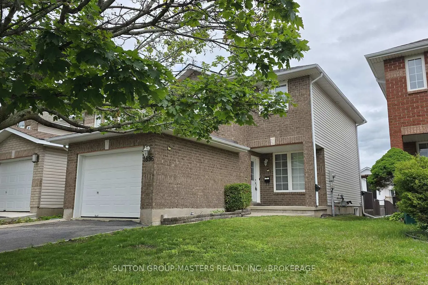 1896 Berrywood Crescent