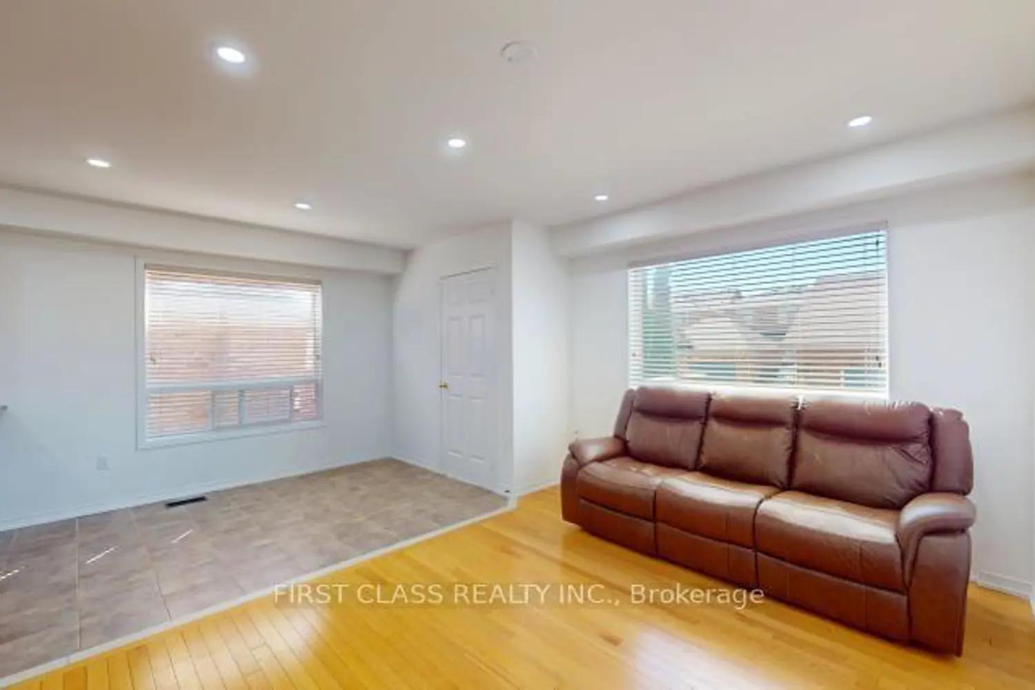 570 Hoover Park Drive photo 4