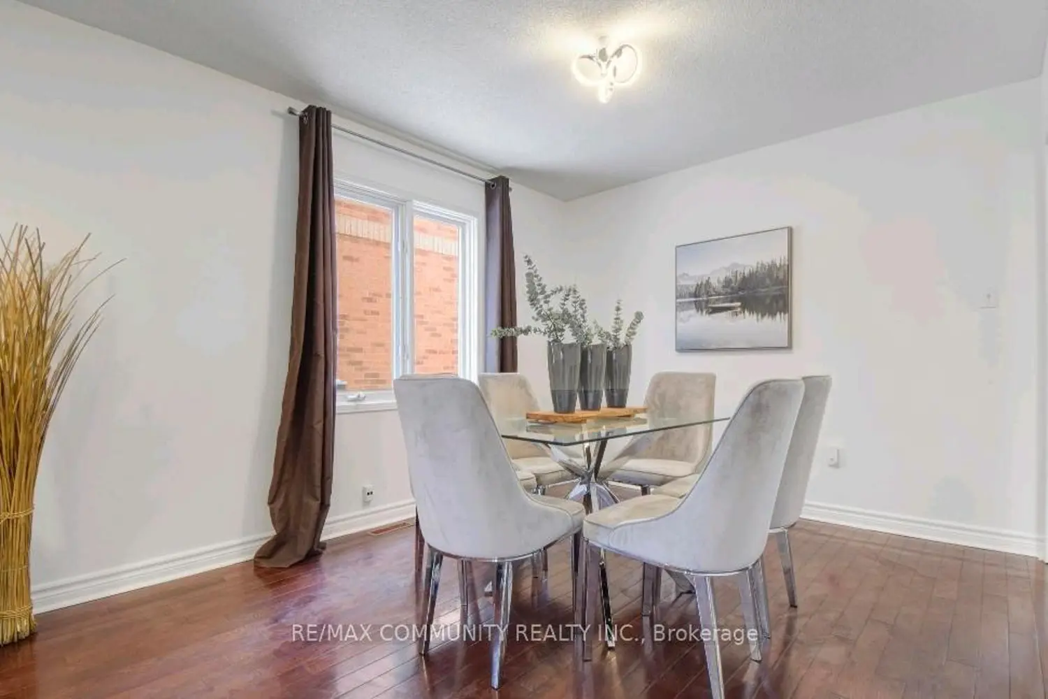 96 Mosley Crescent photo 5