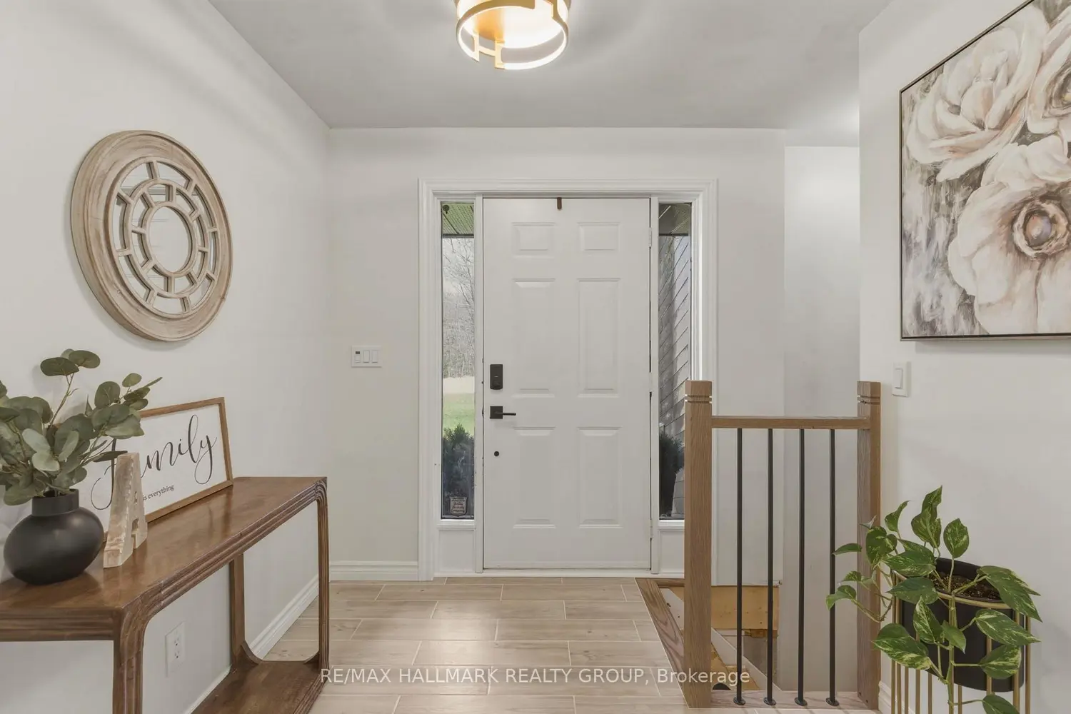 408 Yole Crescent photo 2