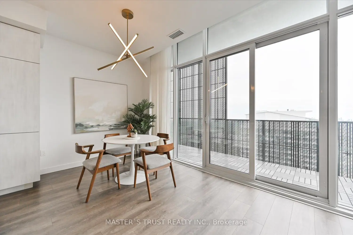 8 Eglinton Avenue Ph 5801 photo 4