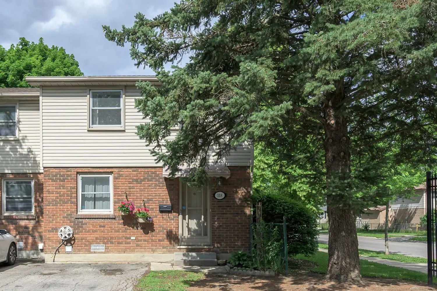 1330 Jalna Boulevard 118
