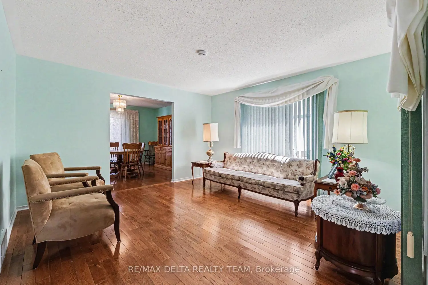 27 Bramblegrove Crescent photo 2