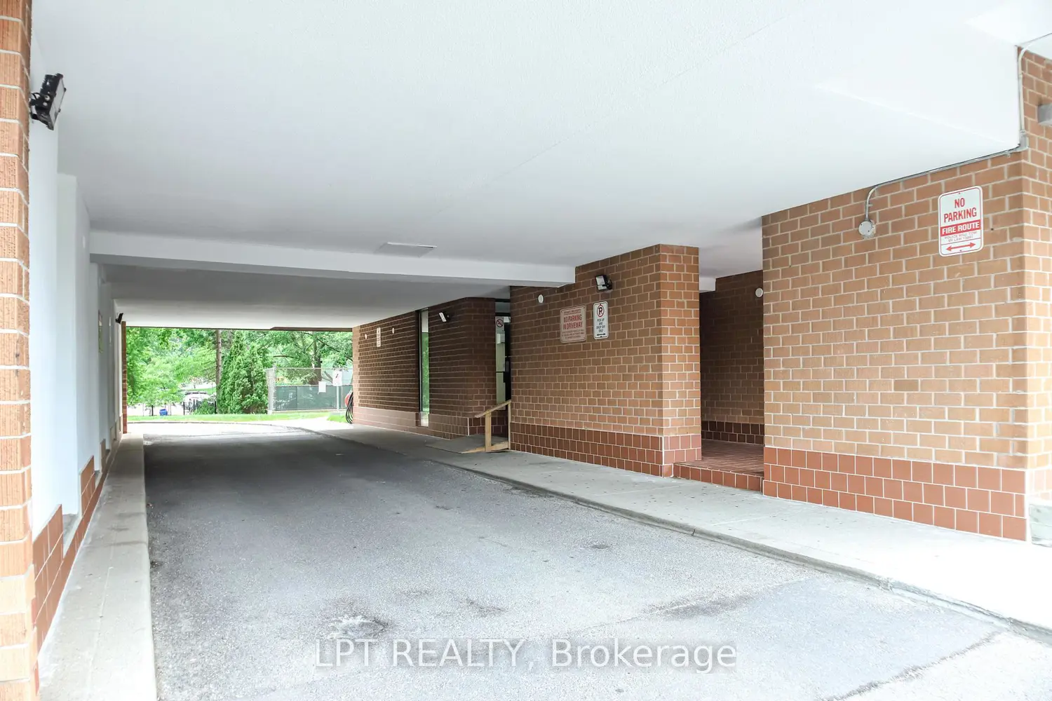 90 Ling Road 209