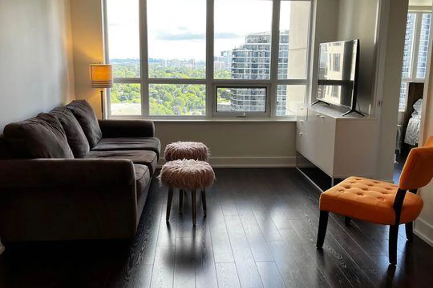 6 Eva Road 1803 photo 3