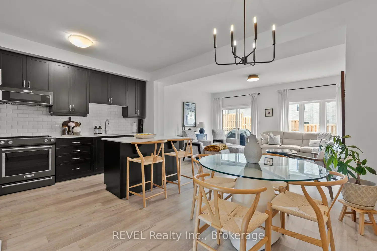 3954 Crown Street photo 4