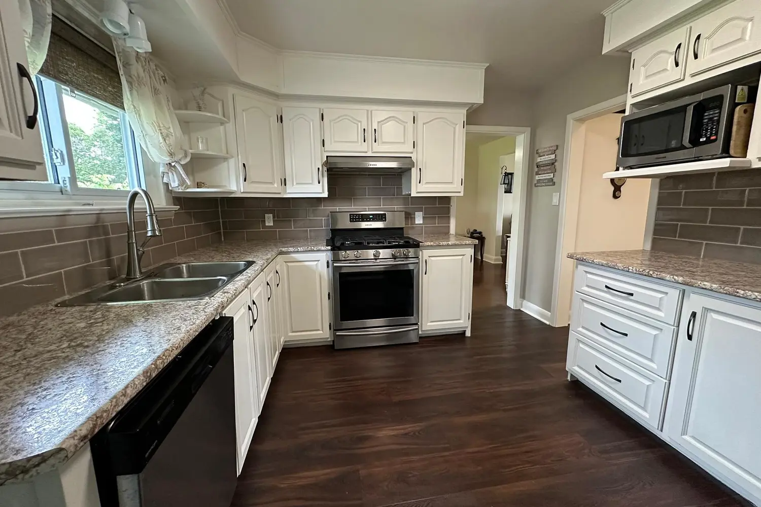 20 Elizabeth Drive photo 5