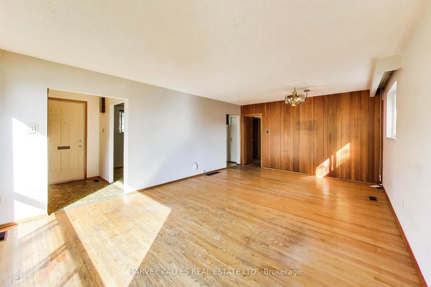 3760 Woodruff Crescent photo 4