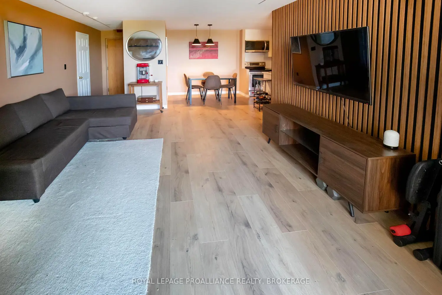 120 Barrett Court 411 photo 4