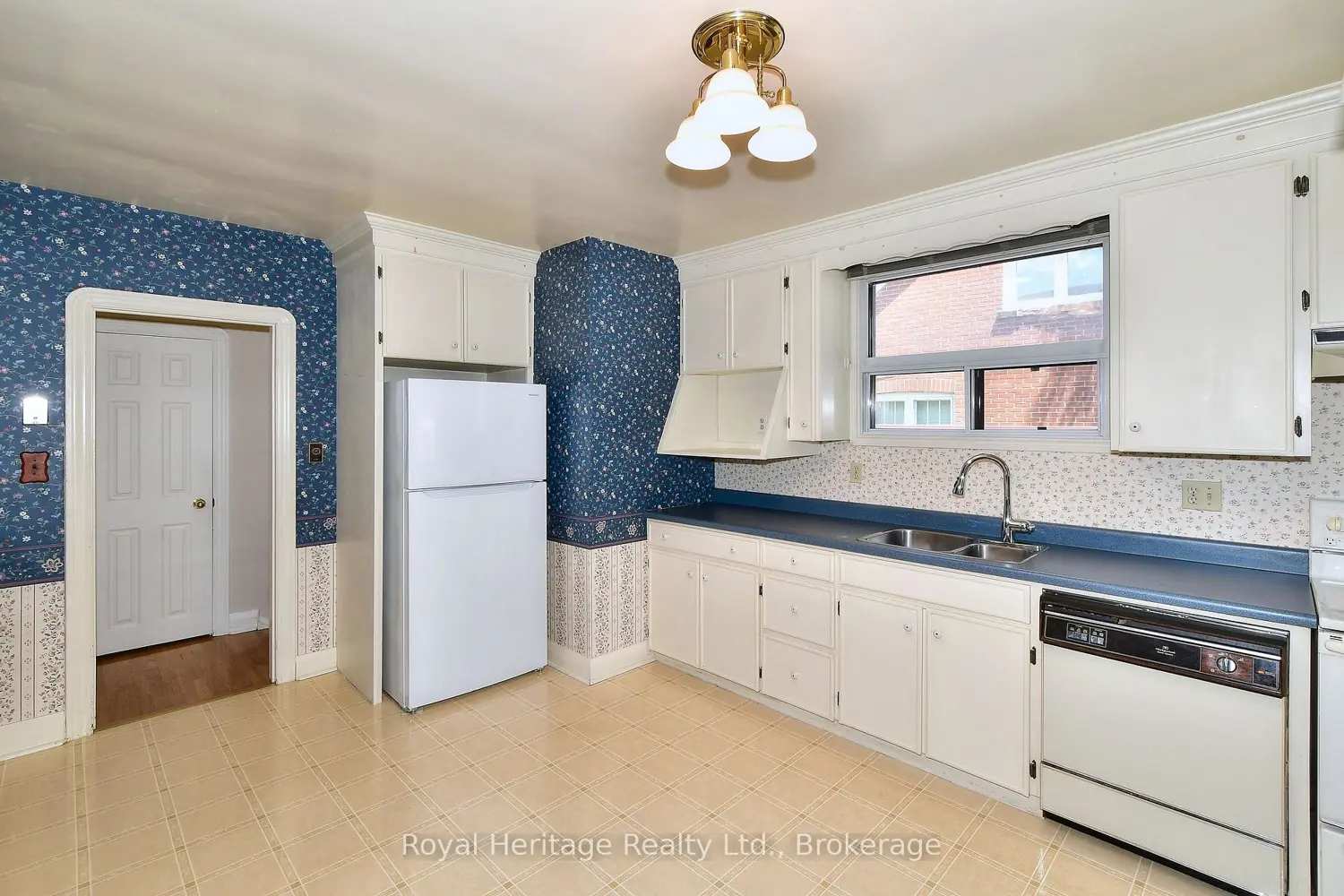 476 King George Street photo 2