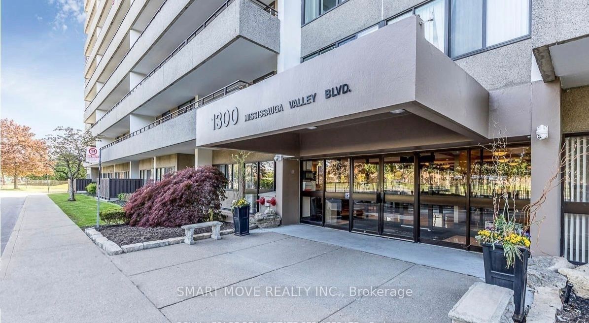 303-1300 Mississauga Valley Boulevard, Mississauga, ON, L5A 3S9