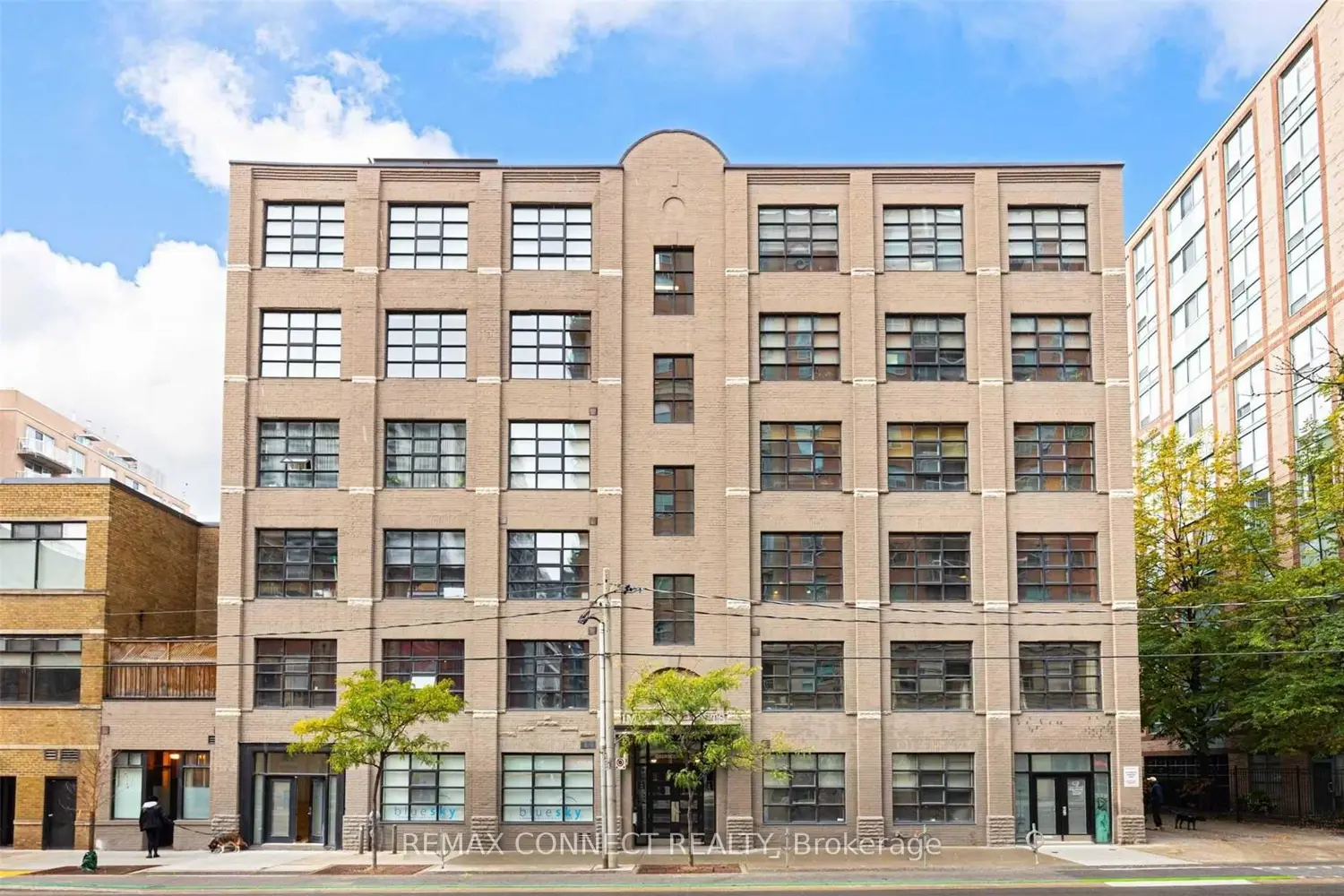 90 Sherbourne Street 301