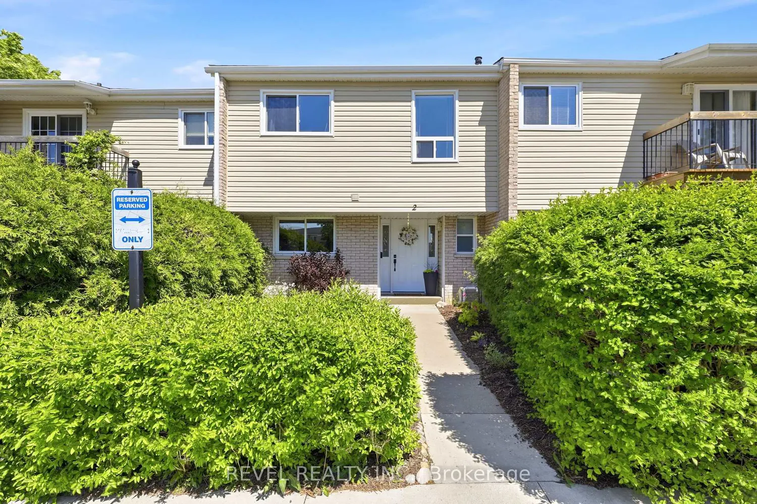 669 Osgoode Drive 2