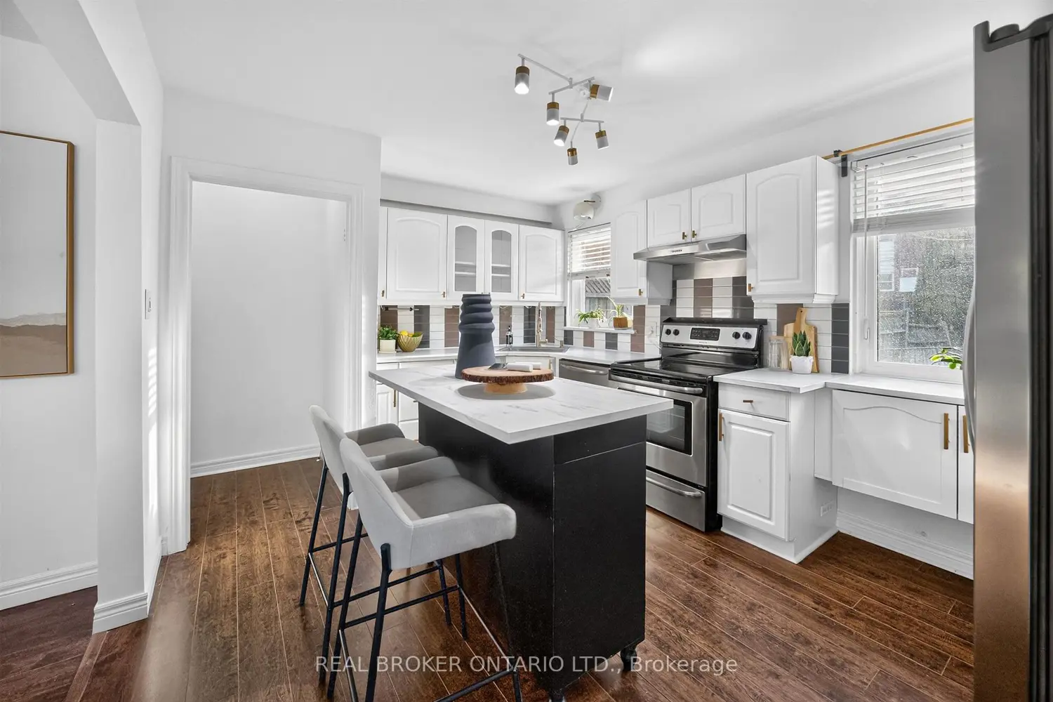 30 Willowmount Drive photo 2
