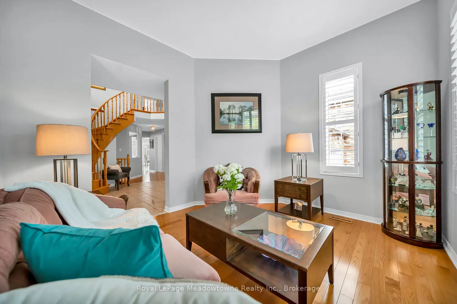 1201 Fox Crescent photo 3