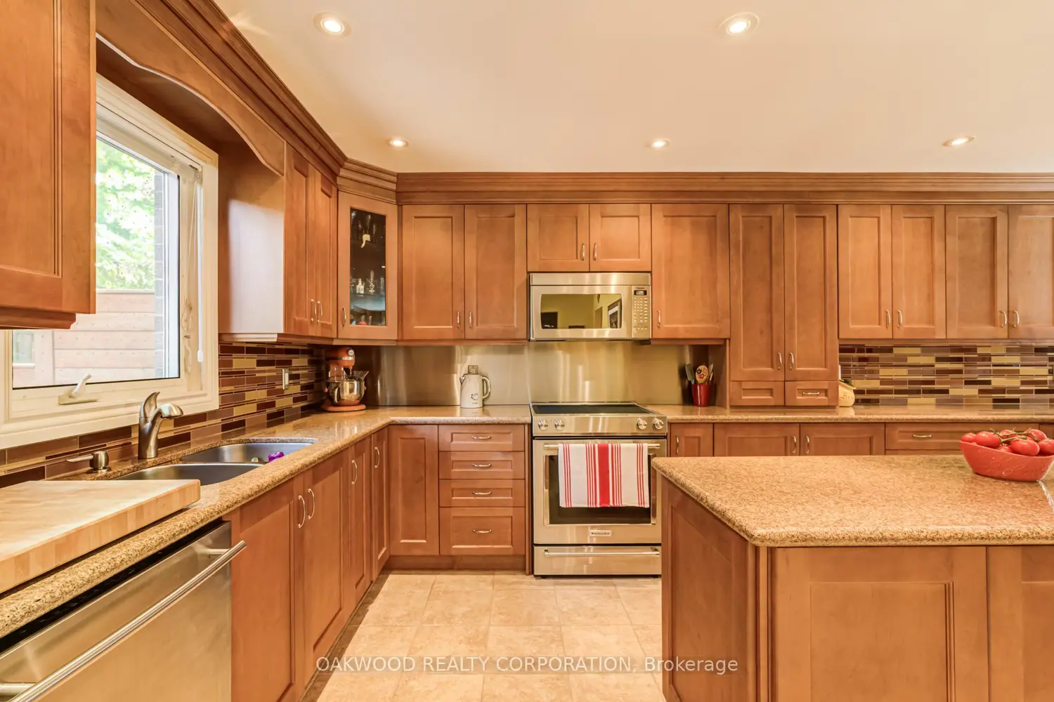 486 Greenock Drive photo 3