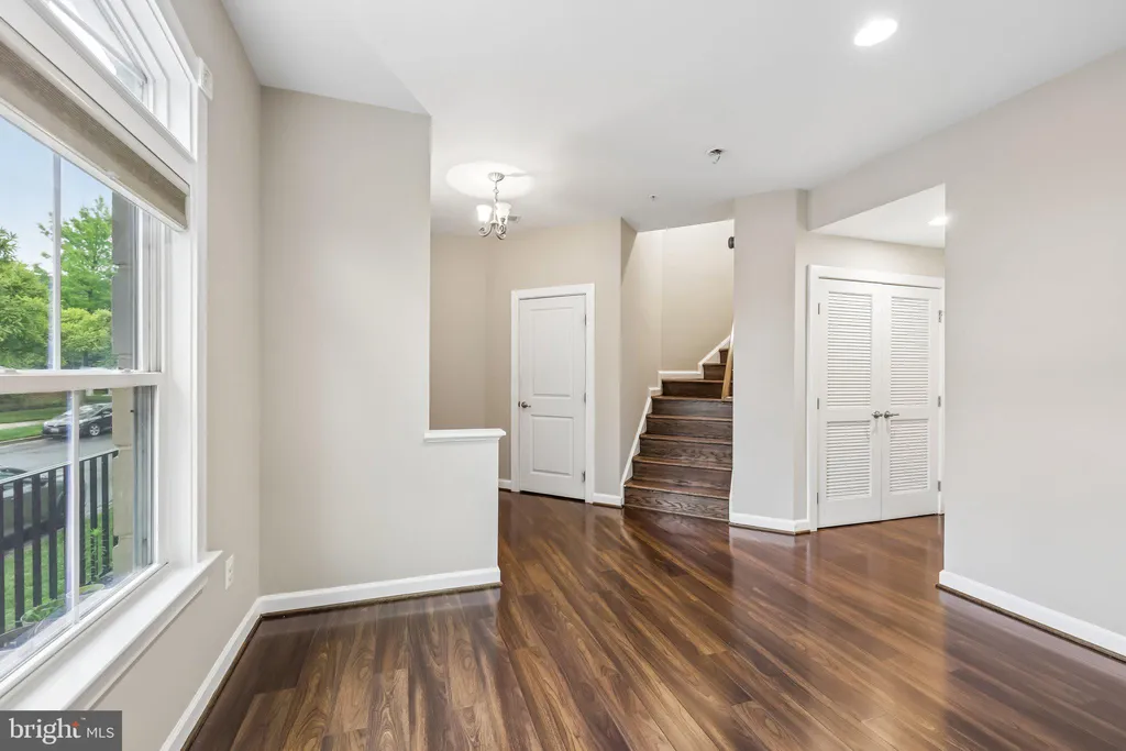 355 Parkview Avenue, Gaithersburg, MD 20878 photo 5