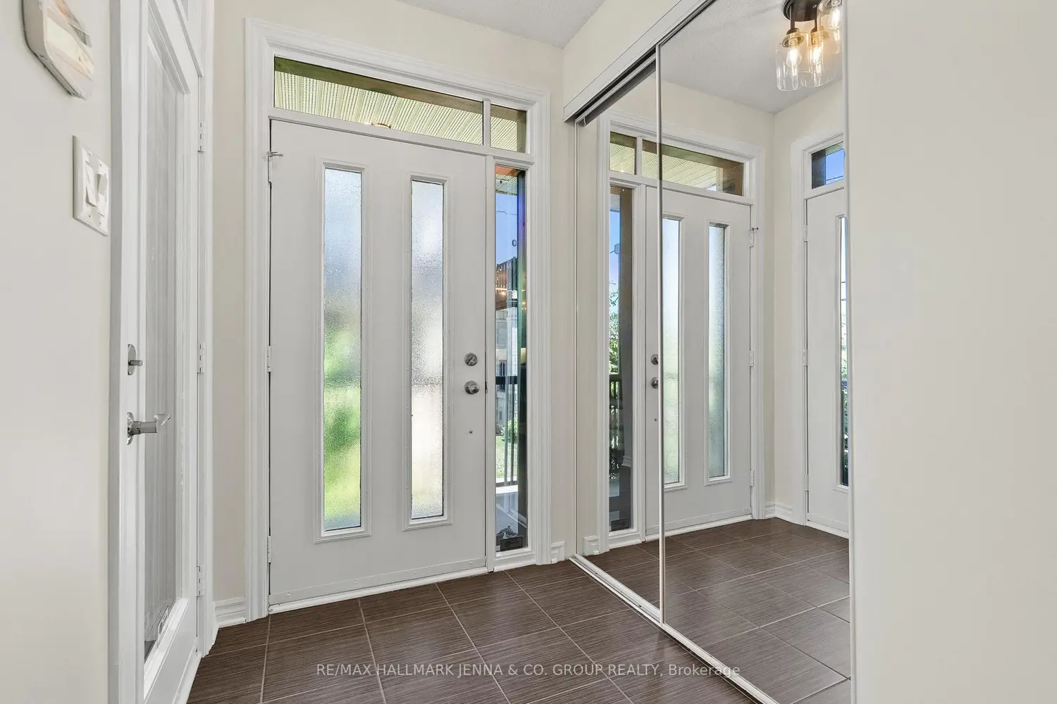 282 Pembina Private 83 photo 3