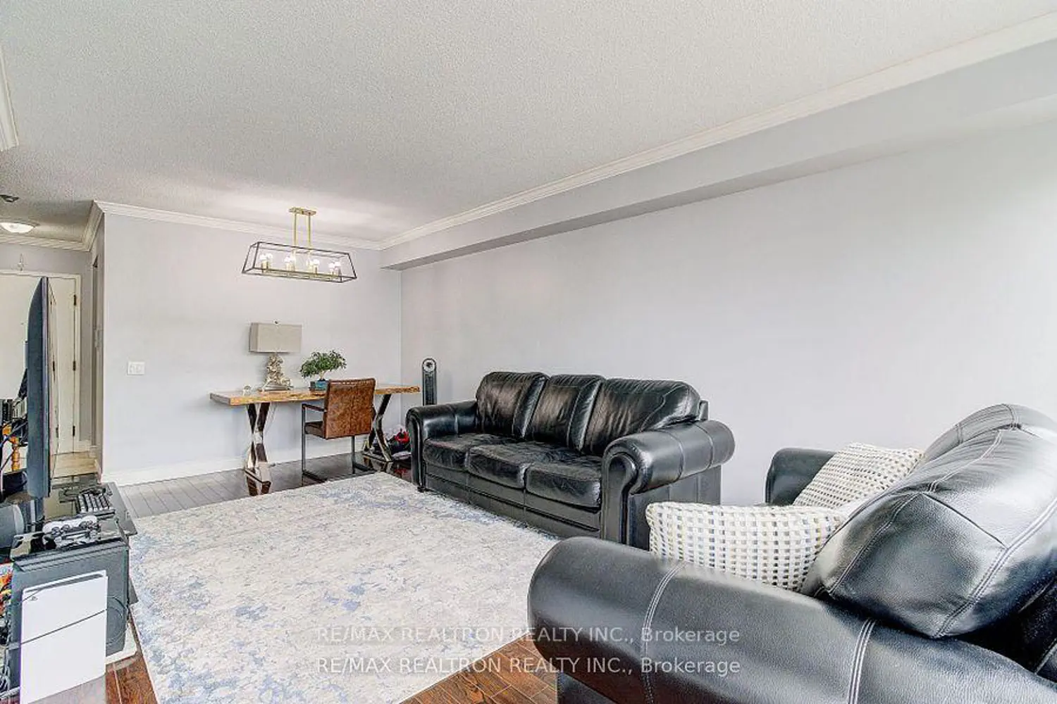 91 Townsgate Drive Ph206 photo 5