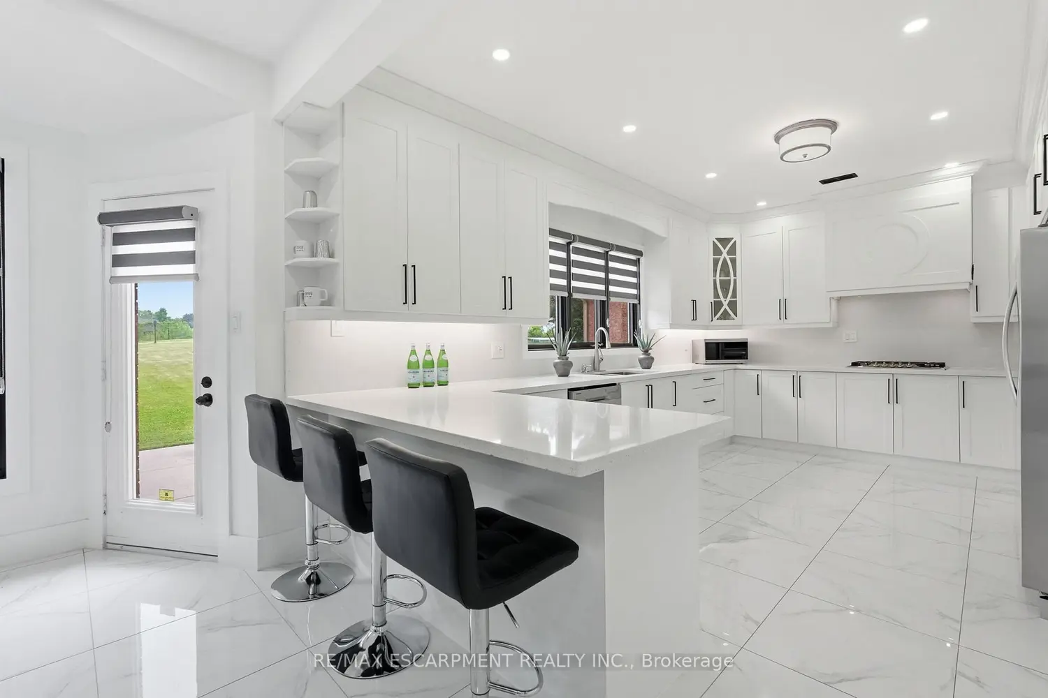 2 Currie Drive photo 5