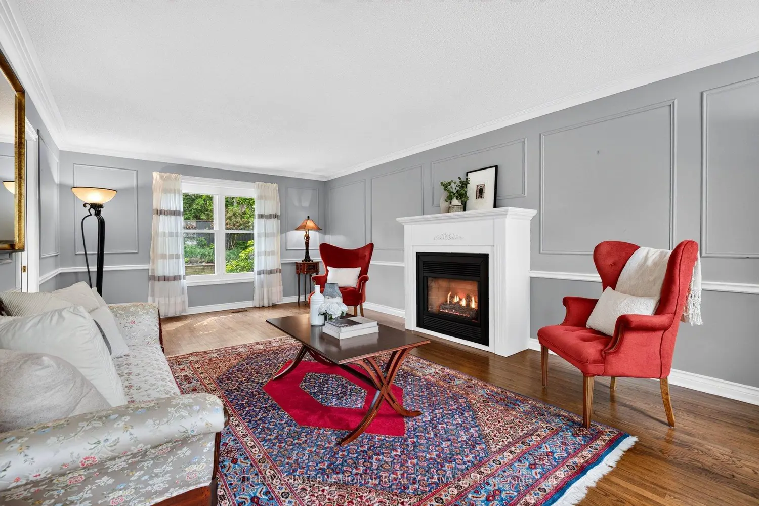 1952 Edenvale Crescent photo 4