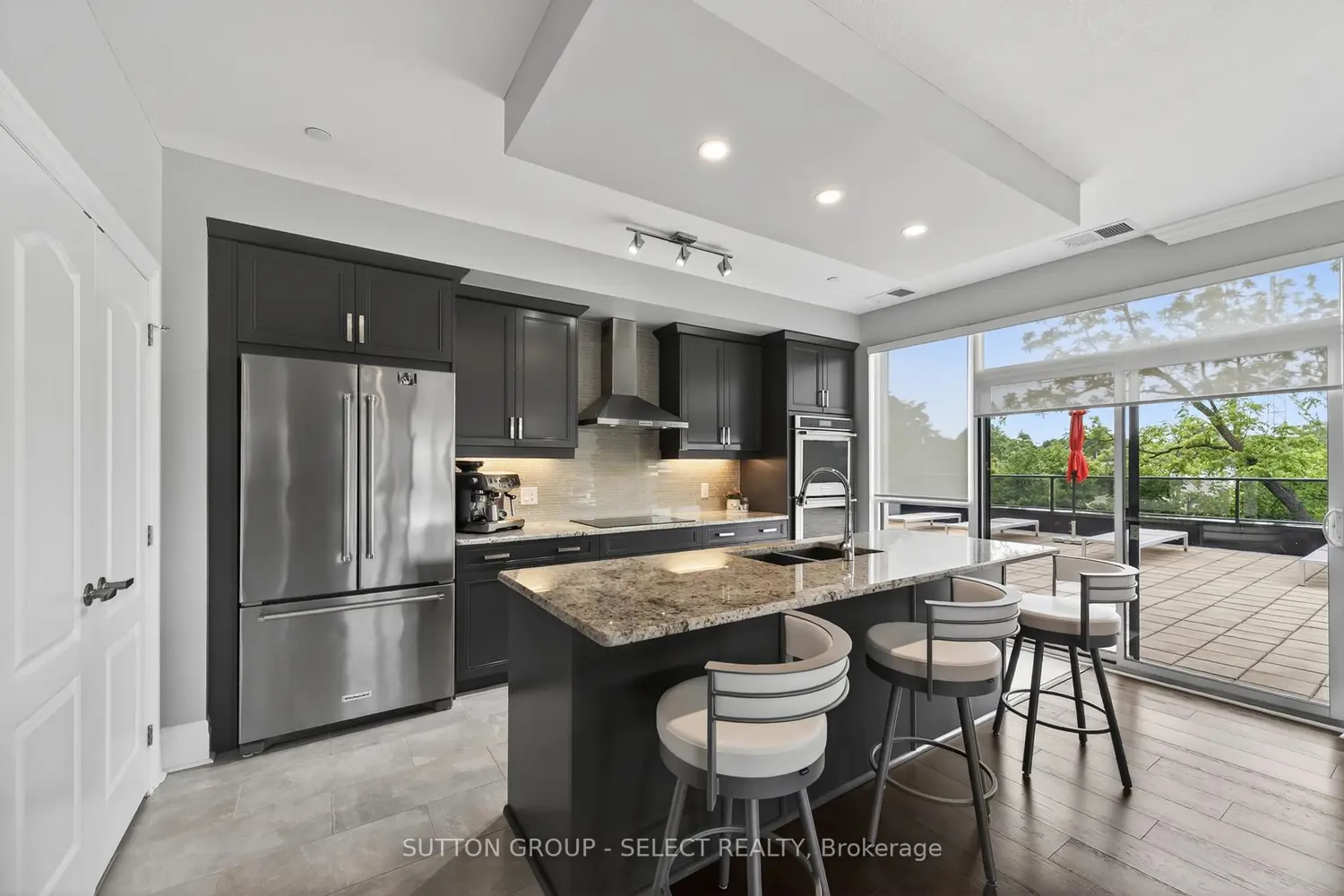 1200 Commissioners Road 414 photo 3