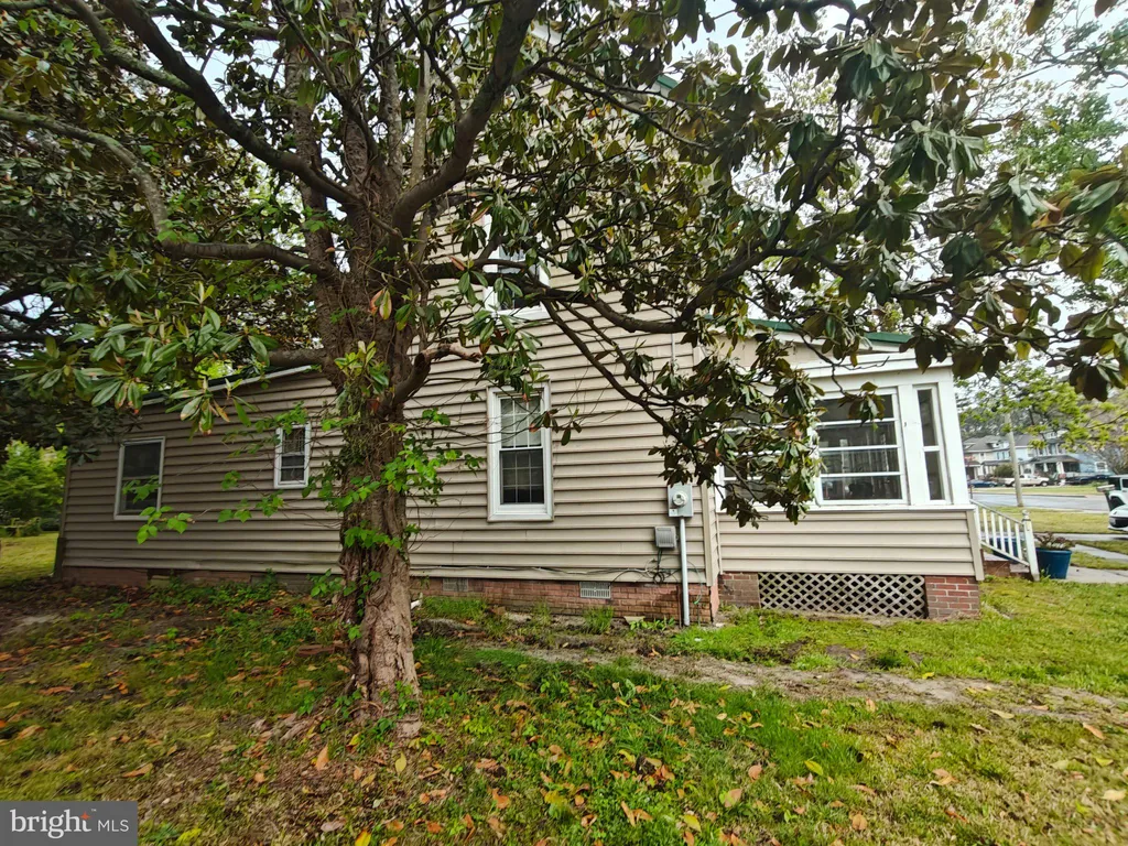 103 S Somerset Avenue, Crisfield, MD 21817