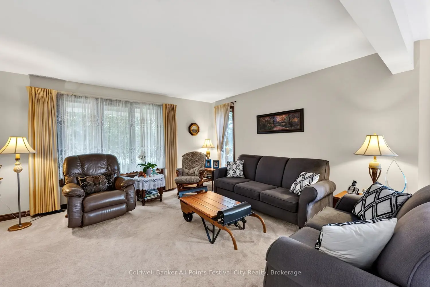 396 Eldon Street photo 5