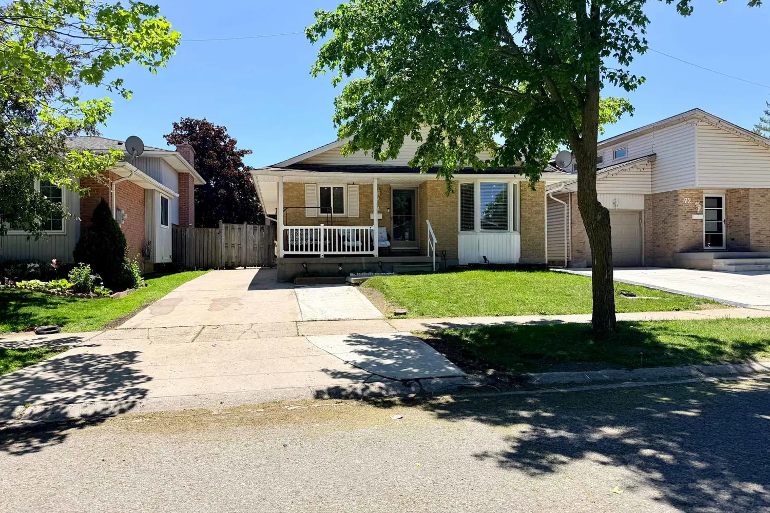 74 Tumbleweed Crescent