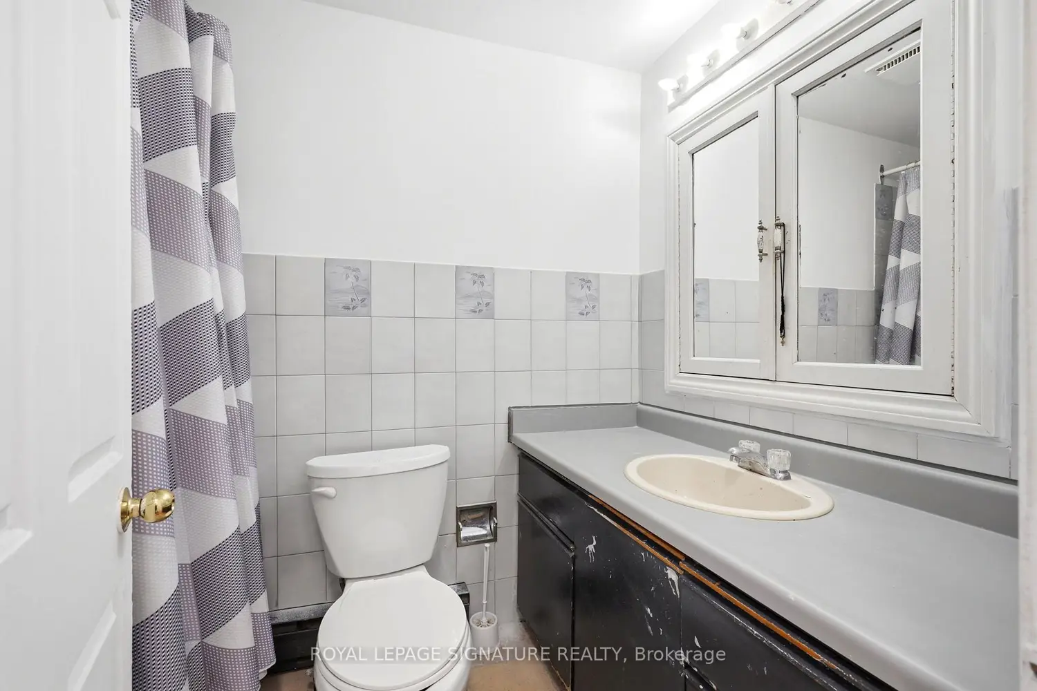227 Woodfield Road photo 4
