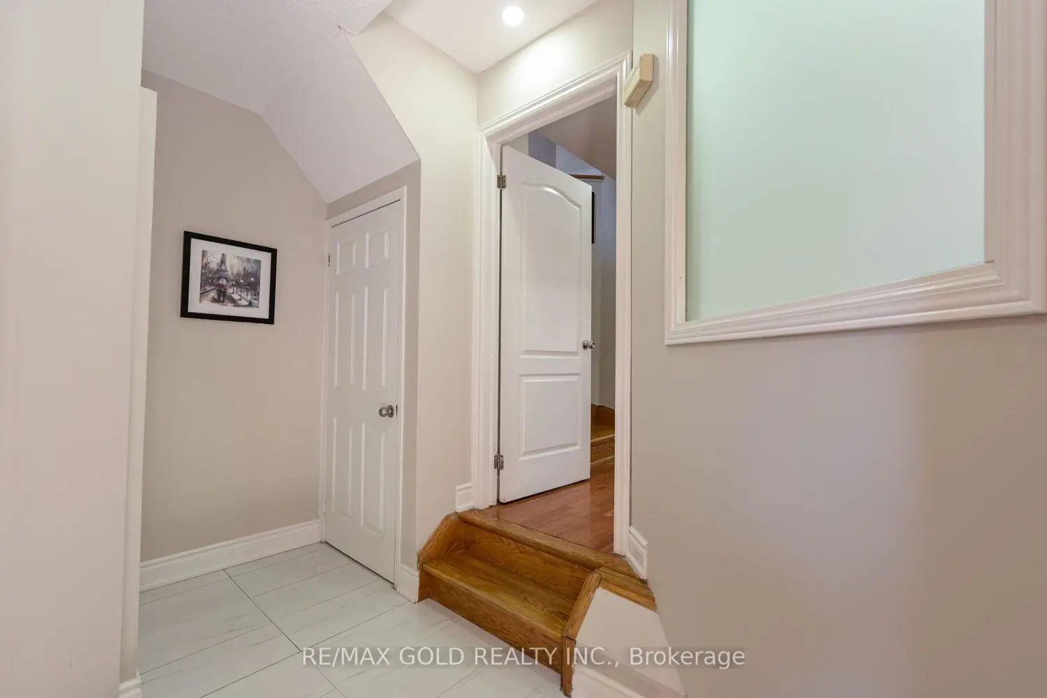 171 Fernforest Drive photo 2