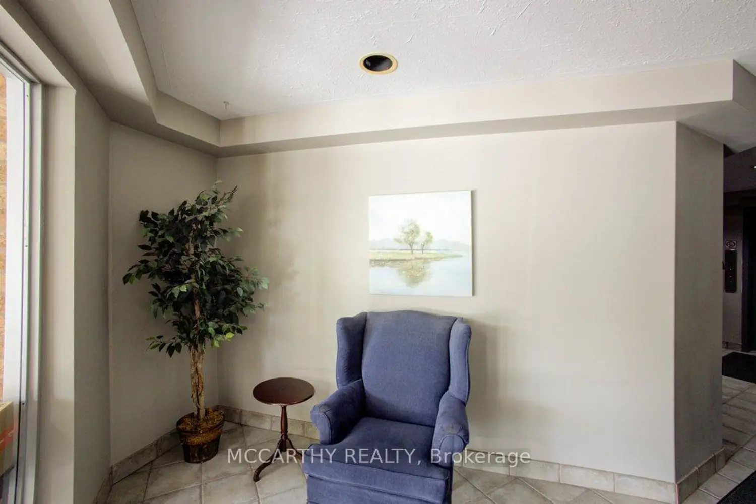 250 Robert Street 300 photo 5