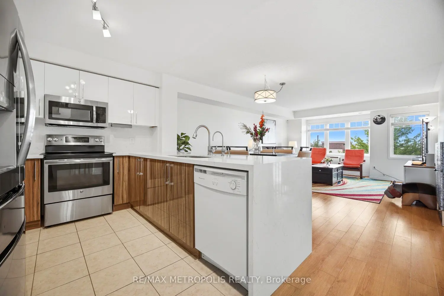 3975 Eglinton Avenue 17 photo 5