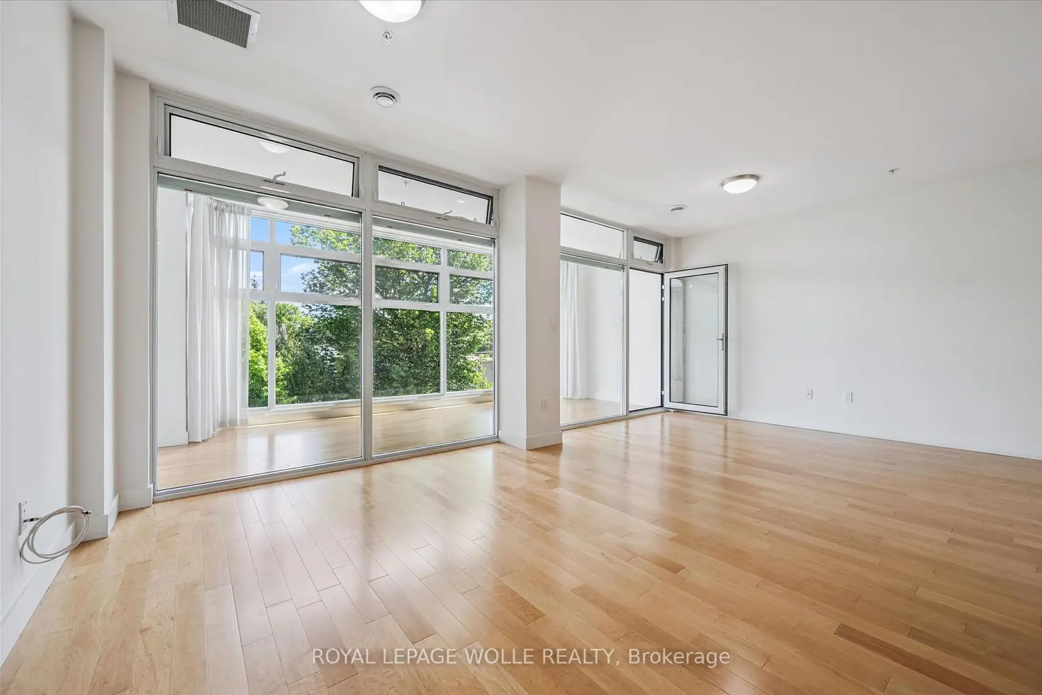 188 King Street 304 photo 2