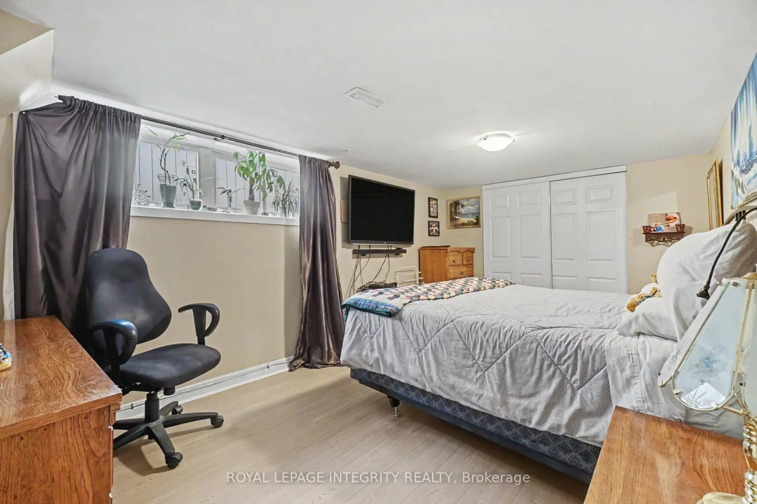 2450 Magnus Avenue photo 3