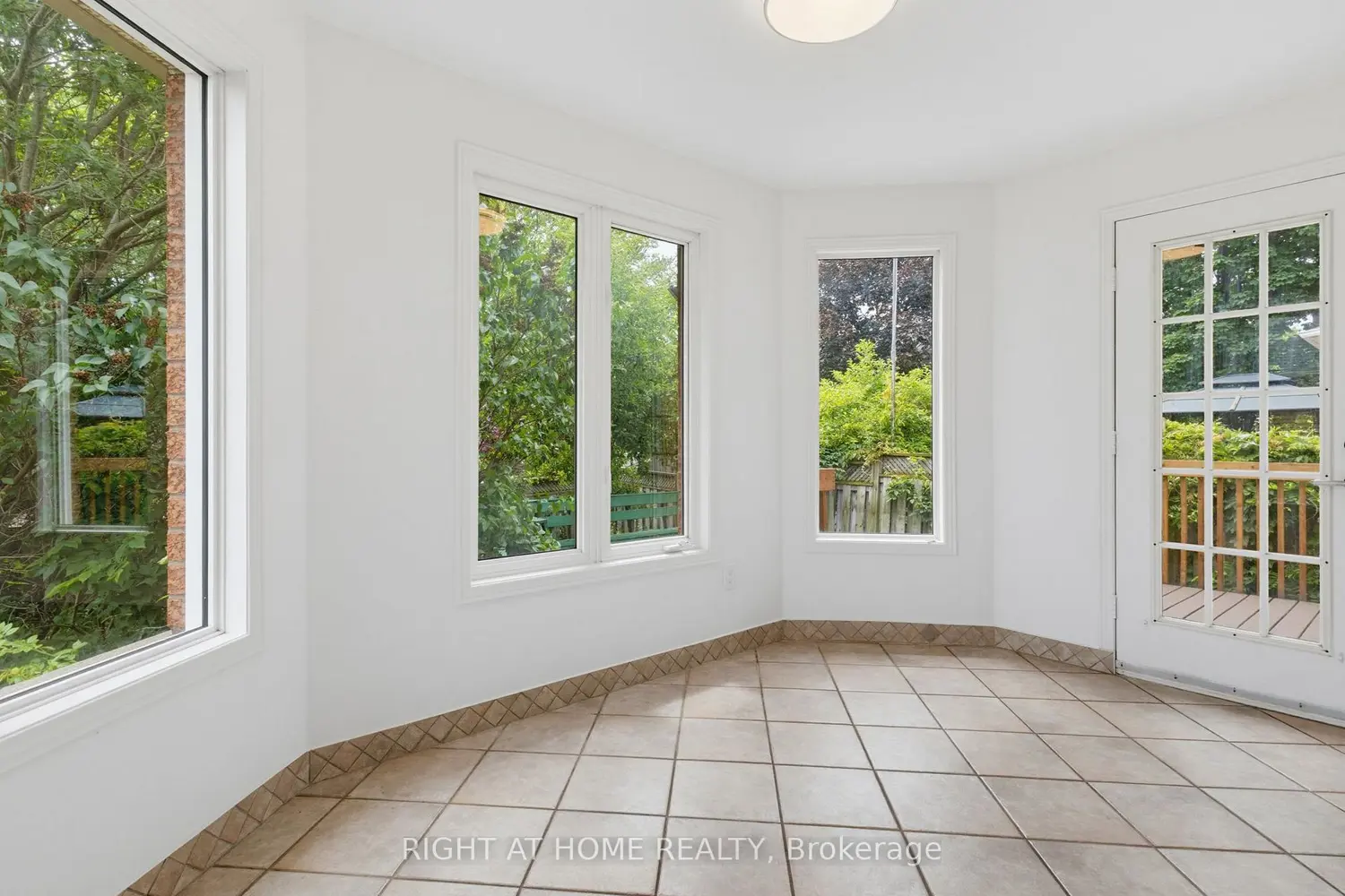 1087 Augustus Drive photo 4