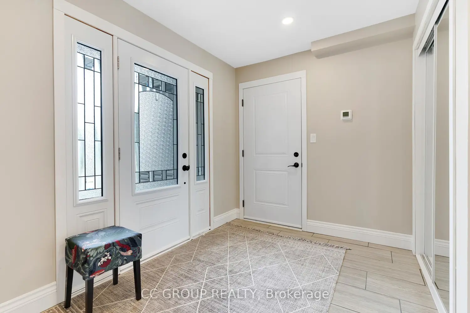 542 Huron Street photo 2
