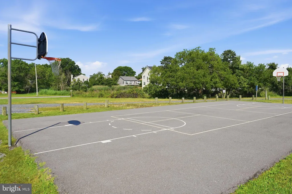 3670 5th Avenue, Edgewater, MD 21037